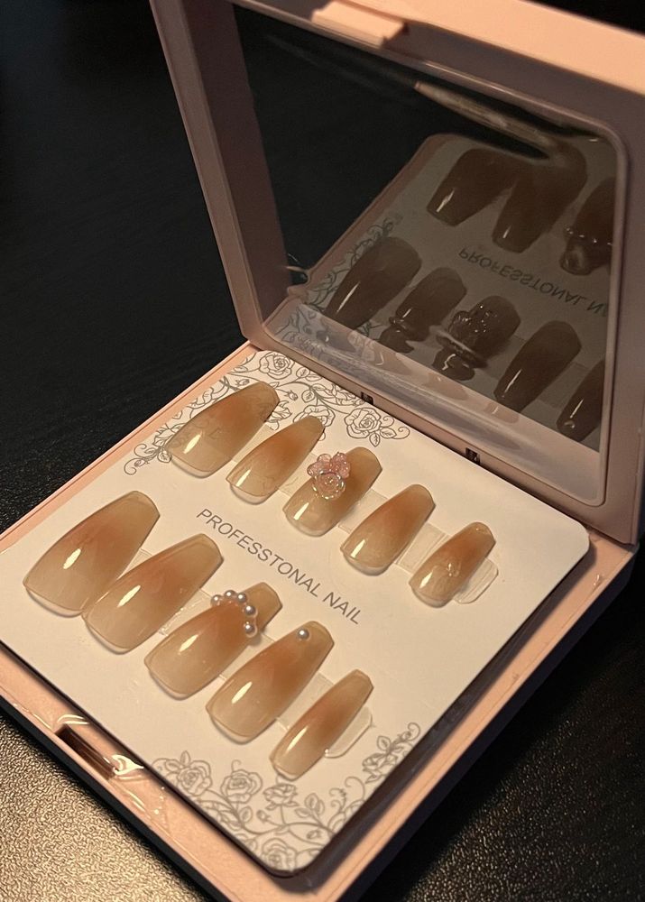 Press-On Nail Set