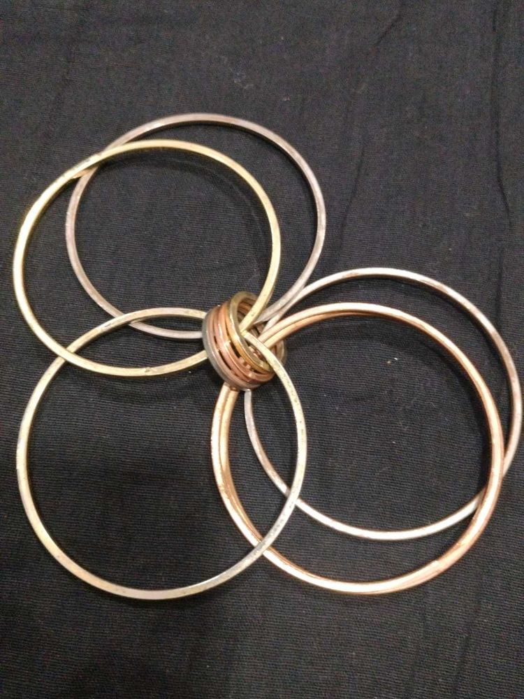 Set of 5 Interlocking Bangle Bracelets