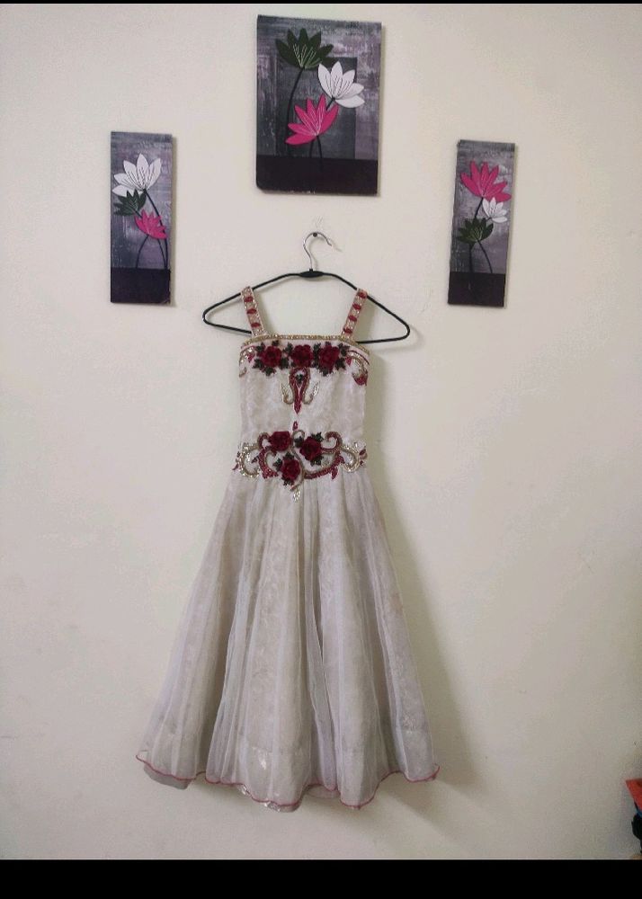 Backless Gown With 4 Layers, Velvet Embroidery