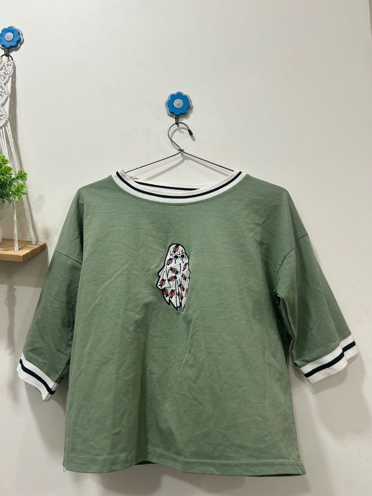 green border top