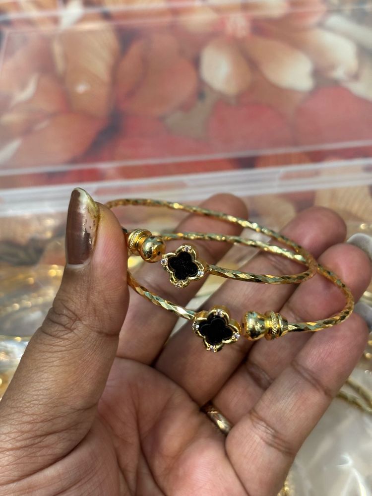 pair of 2 bangle set😍Elegant Charm Bracele