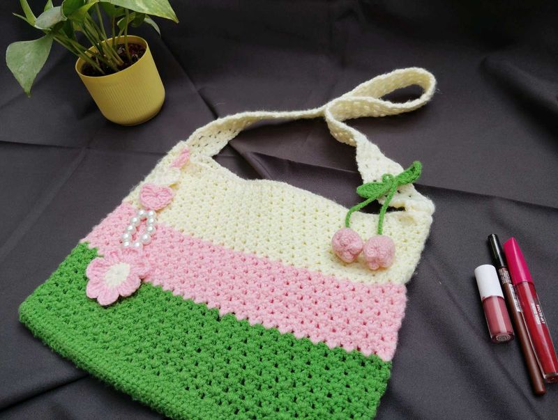 hand made crochet bag you can follow me on Instagr
