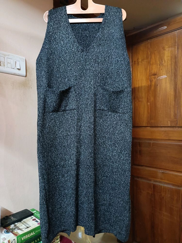 KNIT DRESS