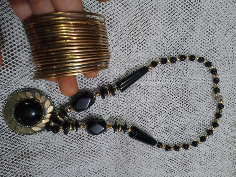 3 Combo Itam Black Chain , Earrings, Bengals