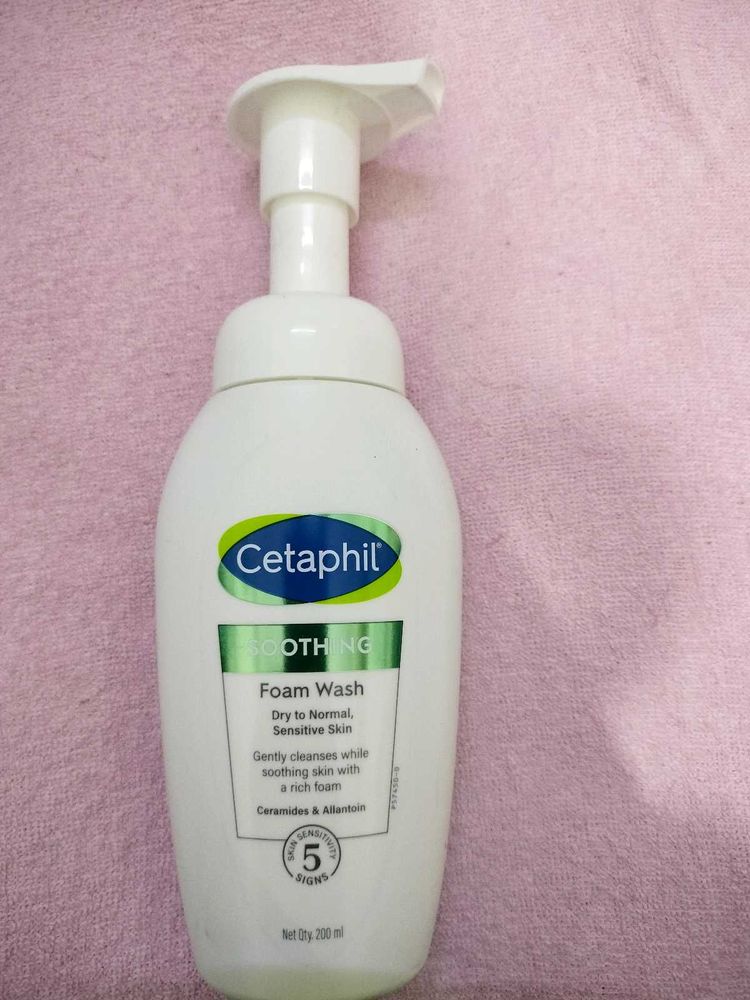 Cetaphil Soothing Foam Wash