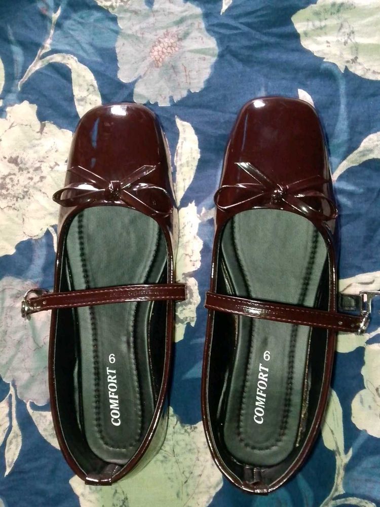 Shiny Mary Jane Flats with Bows