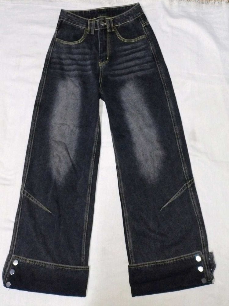 Dark Wash Wide Leg Jeans *NEVER WORN*