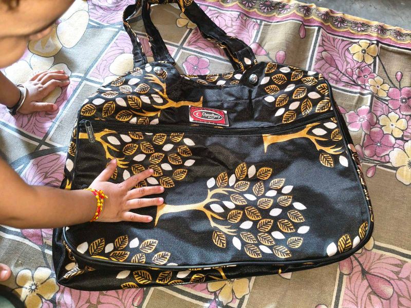 New Stylish Black &amp; Gold Tree Print Travel Bag