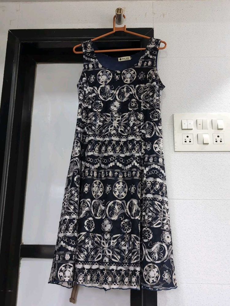 Stylish Navy &amp; White Print Dress