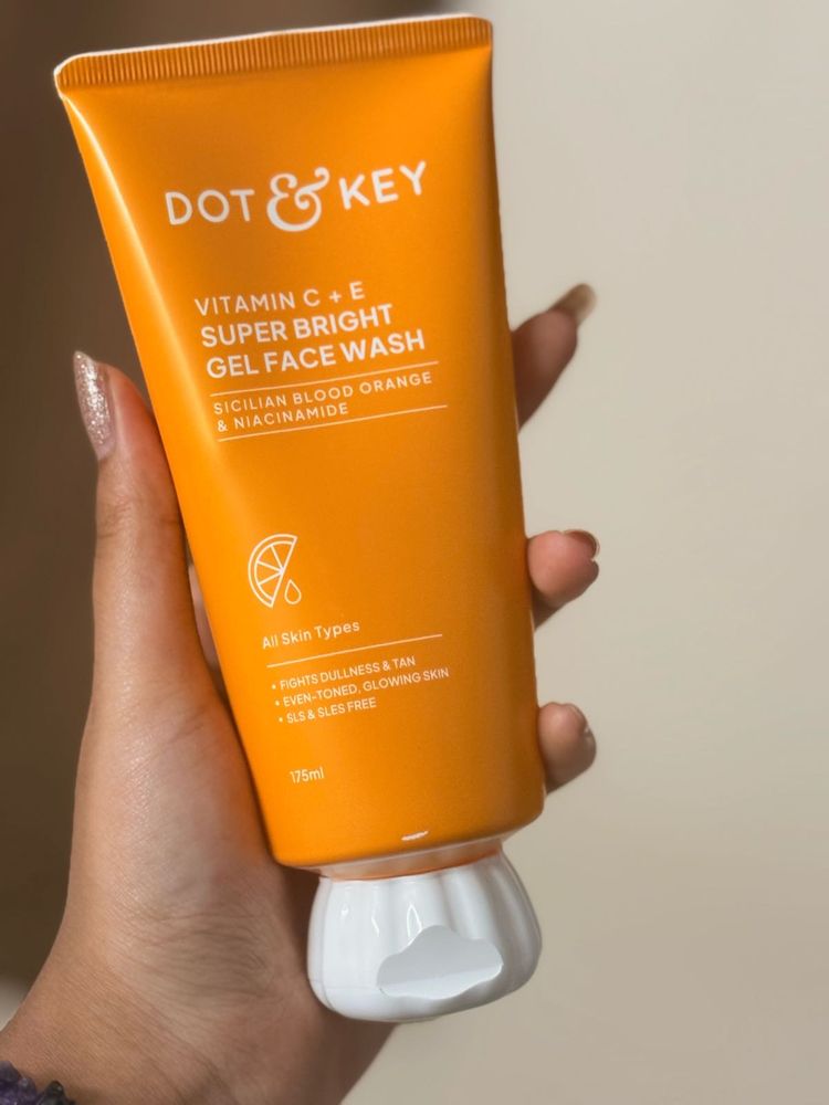 Dot &amp; Key Vitamin C+E Gel Face Wash