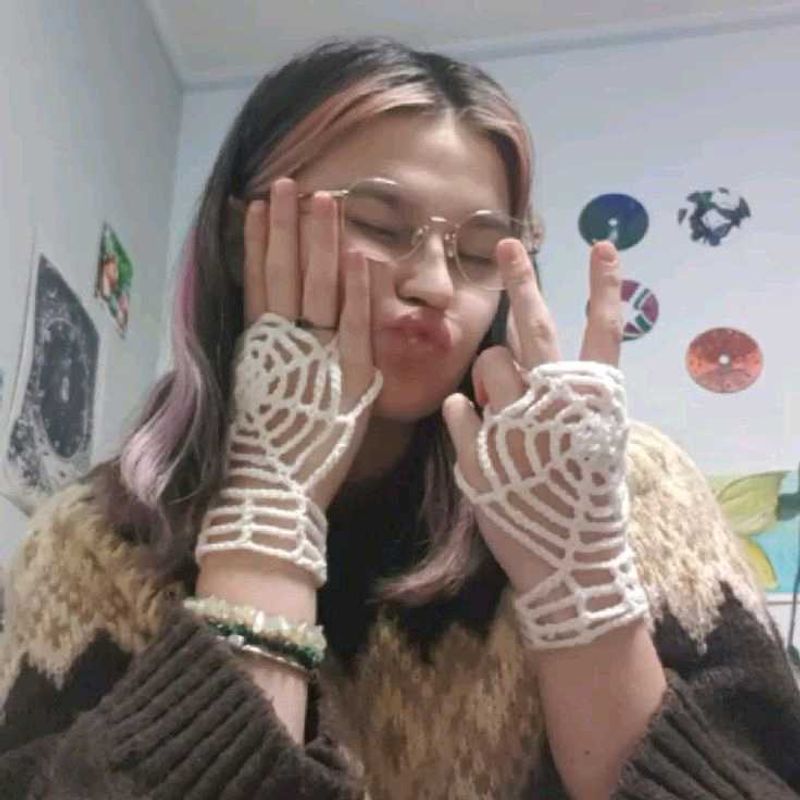 Unique Spiderweb Arm Warmers