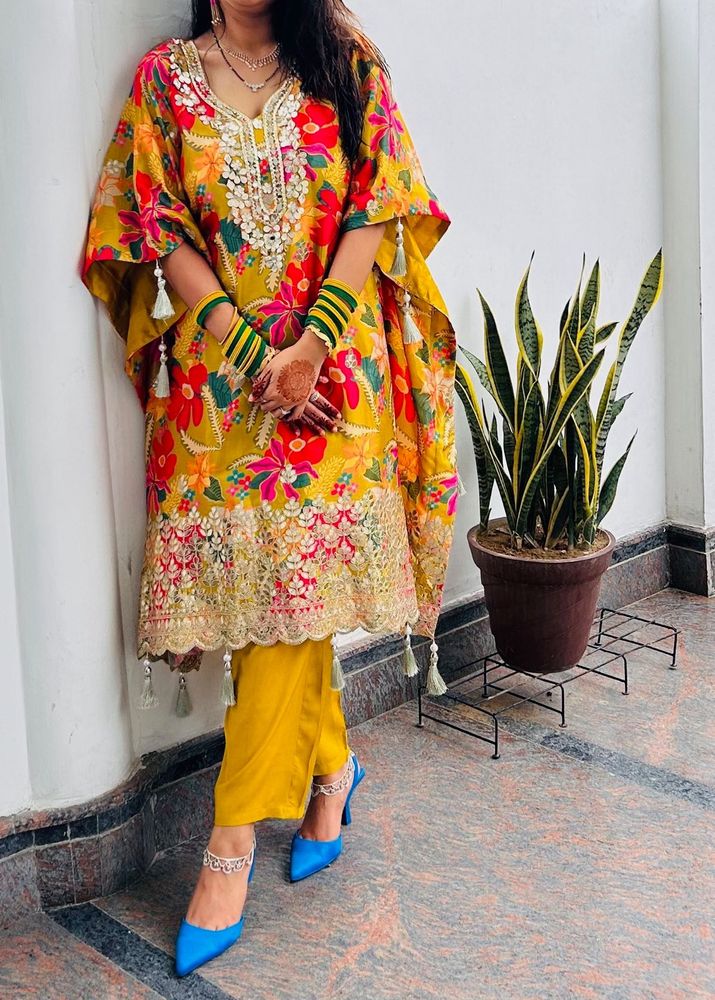 Gotta Patti Kaftan Set: Floral Print &amp; Tassels