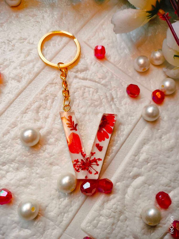 Resin Letter V Keychain with Dried Flowers