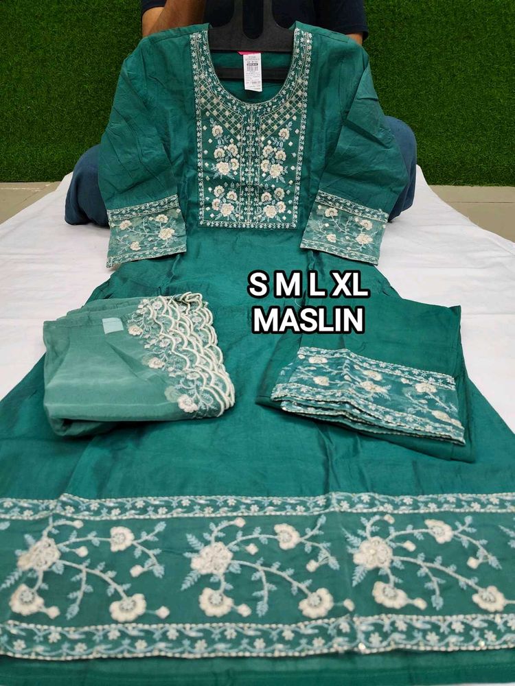Heavy 3 pc suit best for festival ❣️