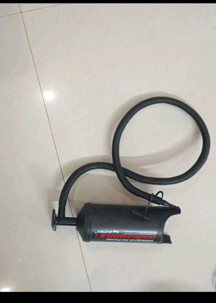 air pumpbgandle half broken but working good