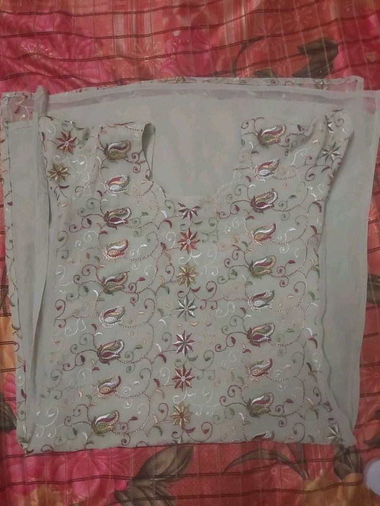 Embroidered Pakistani Salwar Kameez