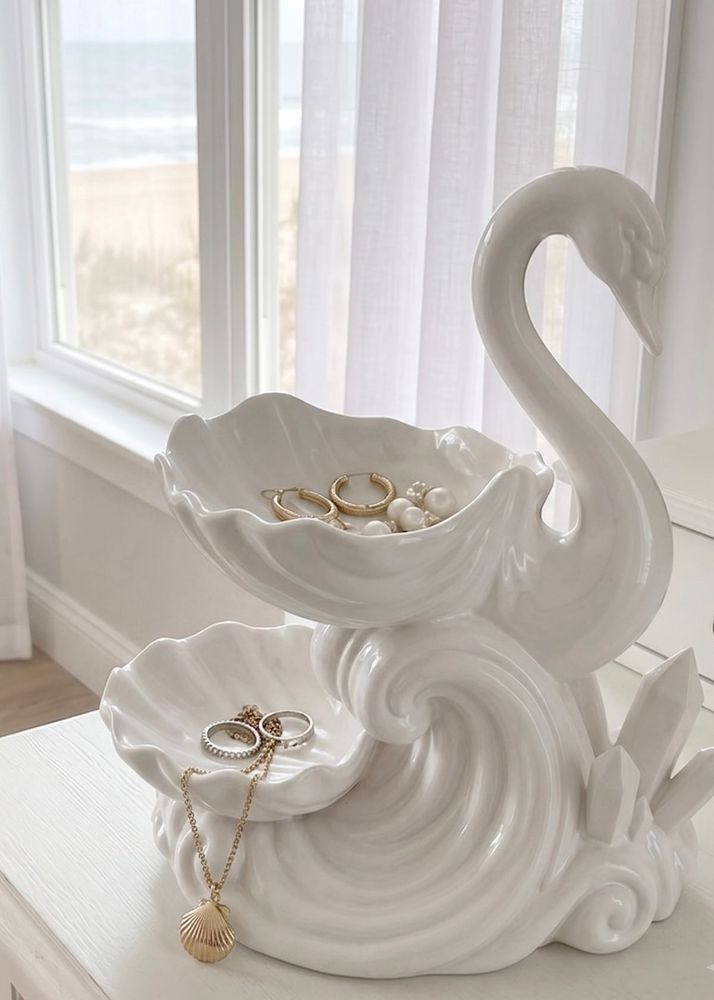 Elegant Swan Jewelry Holder