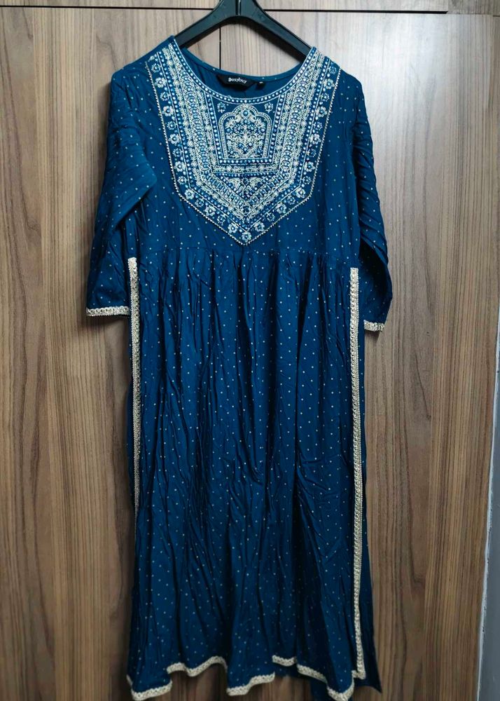 Elegant Blue Kurta with White Embellishments