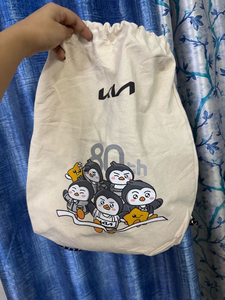 Cute Penguin Print Drawstring Bag