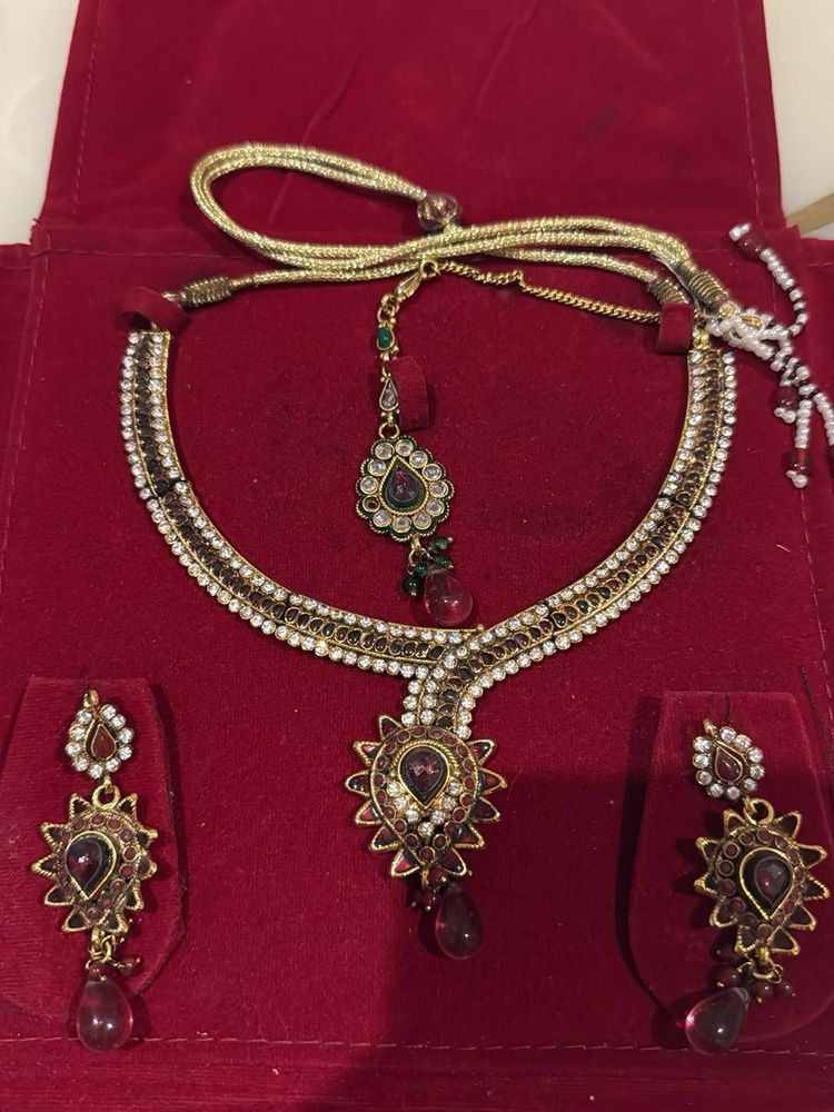 Exquisite Indian Jewelry Set with Necklace and Ear