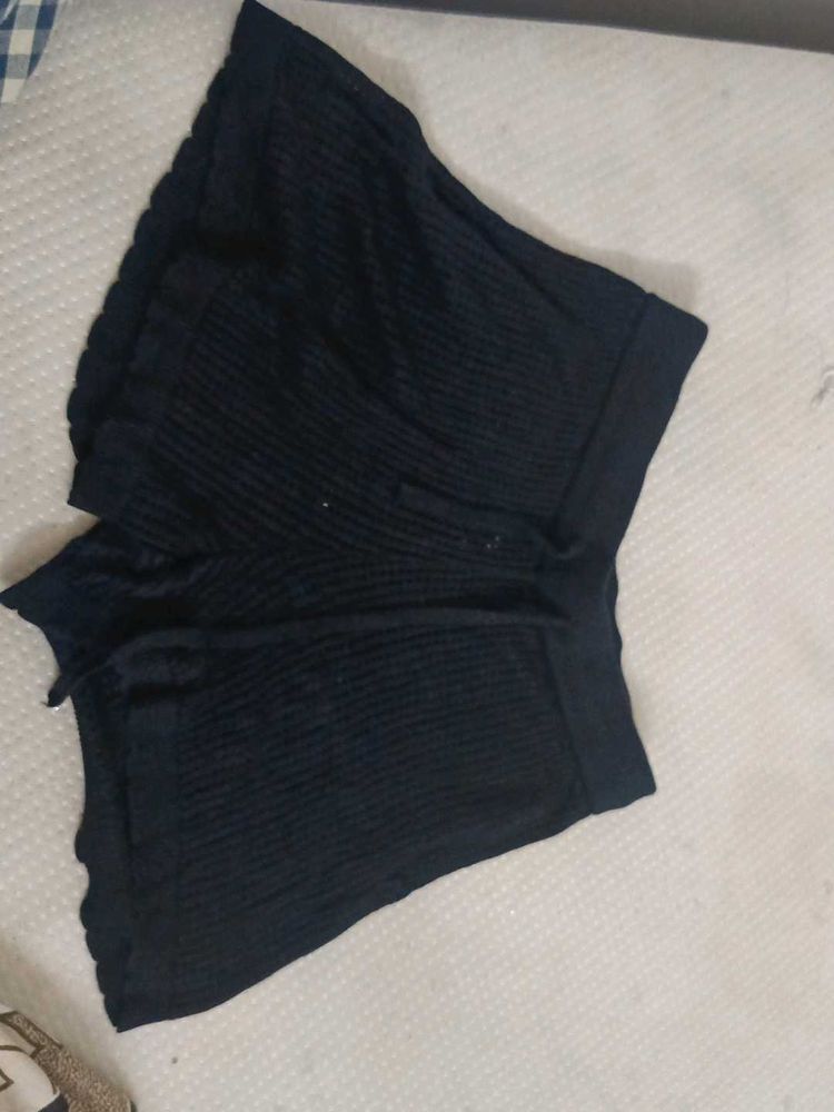 Comfortable Black Ribbed Shorts