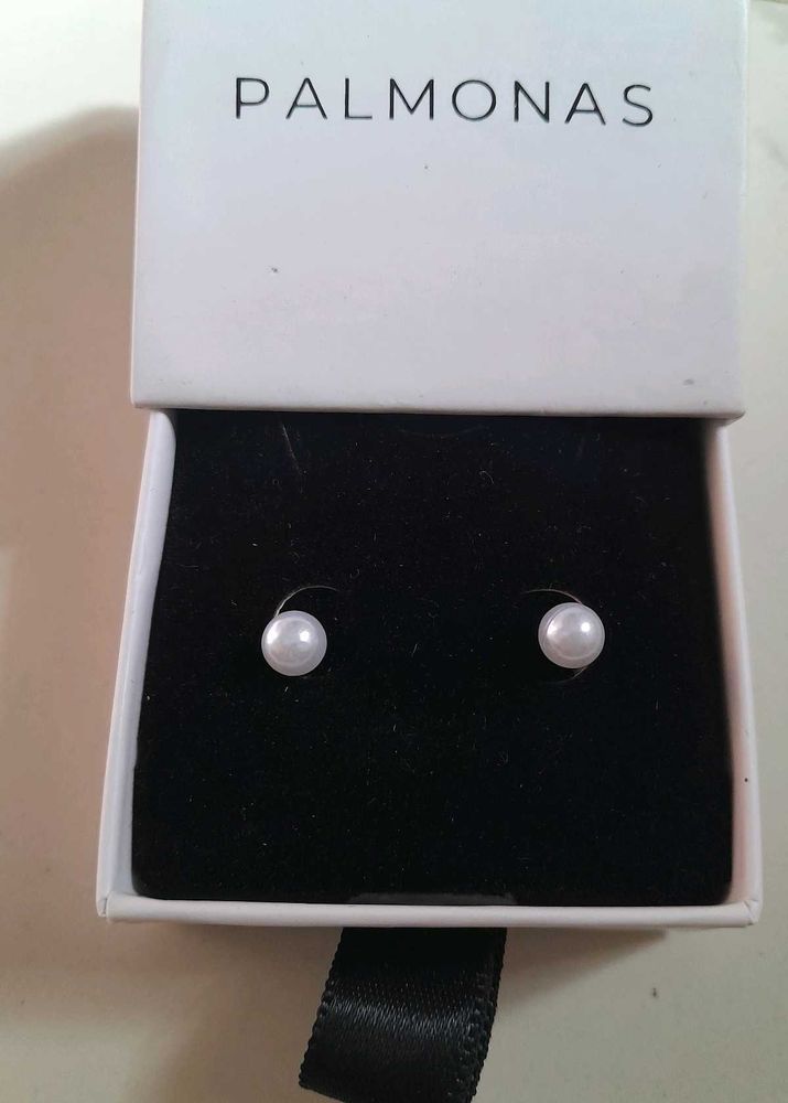 Palmonas Pearl Stud Earrings