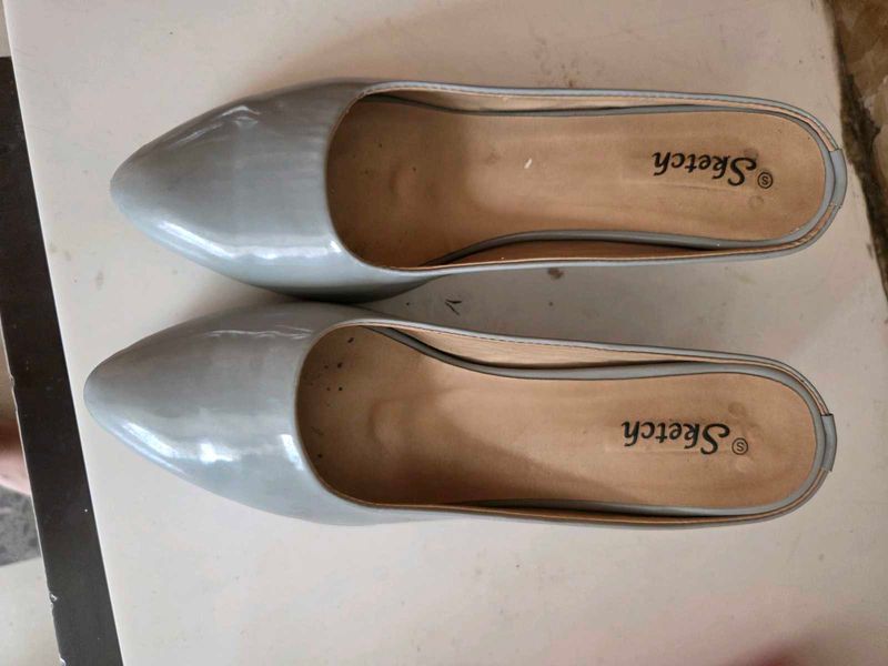 Stylish Grey Patent Mules