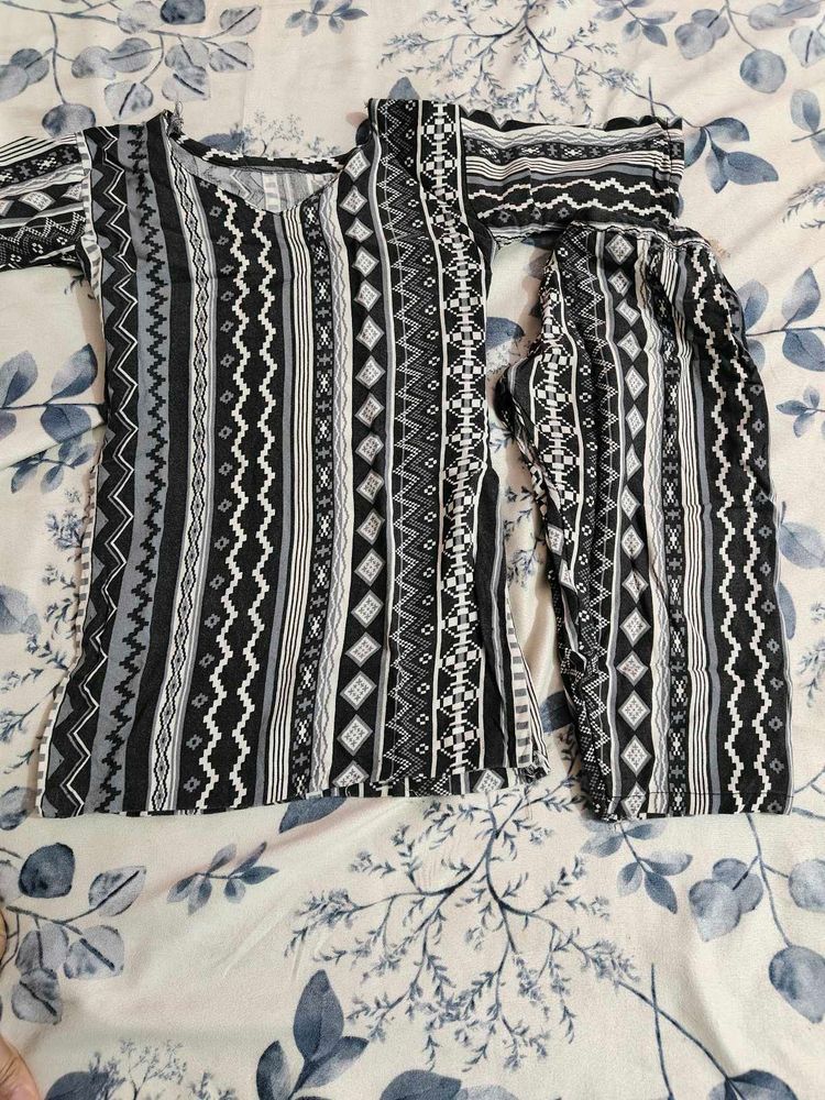 Bundles of 3 kurtasets for girl