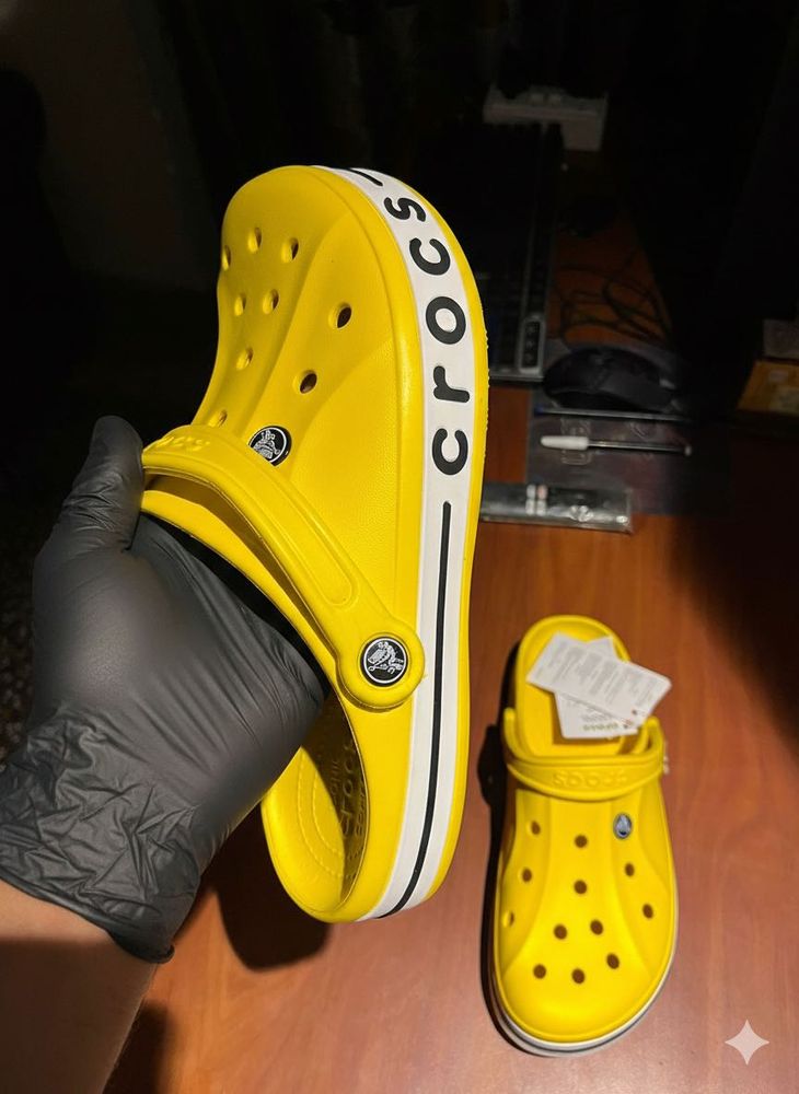 Crocs Classic Sandal: Sunny Yellow