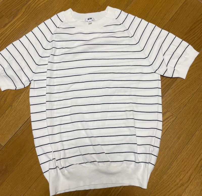 UNI QLO Knit Top