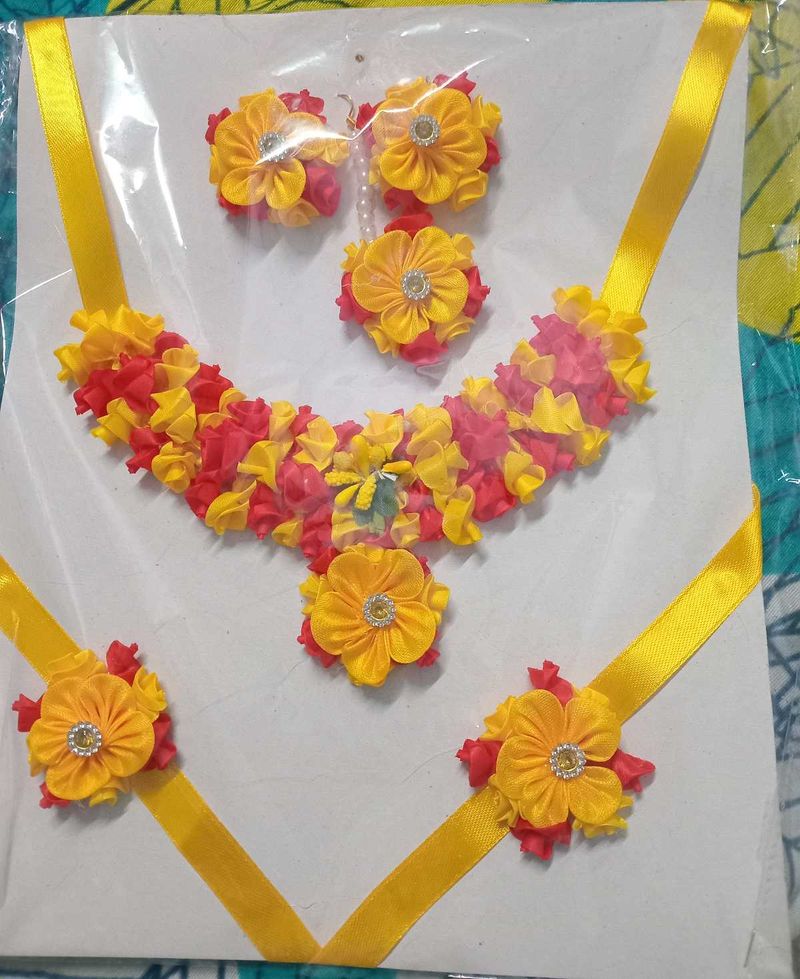 New 🌼  Jewellery Set