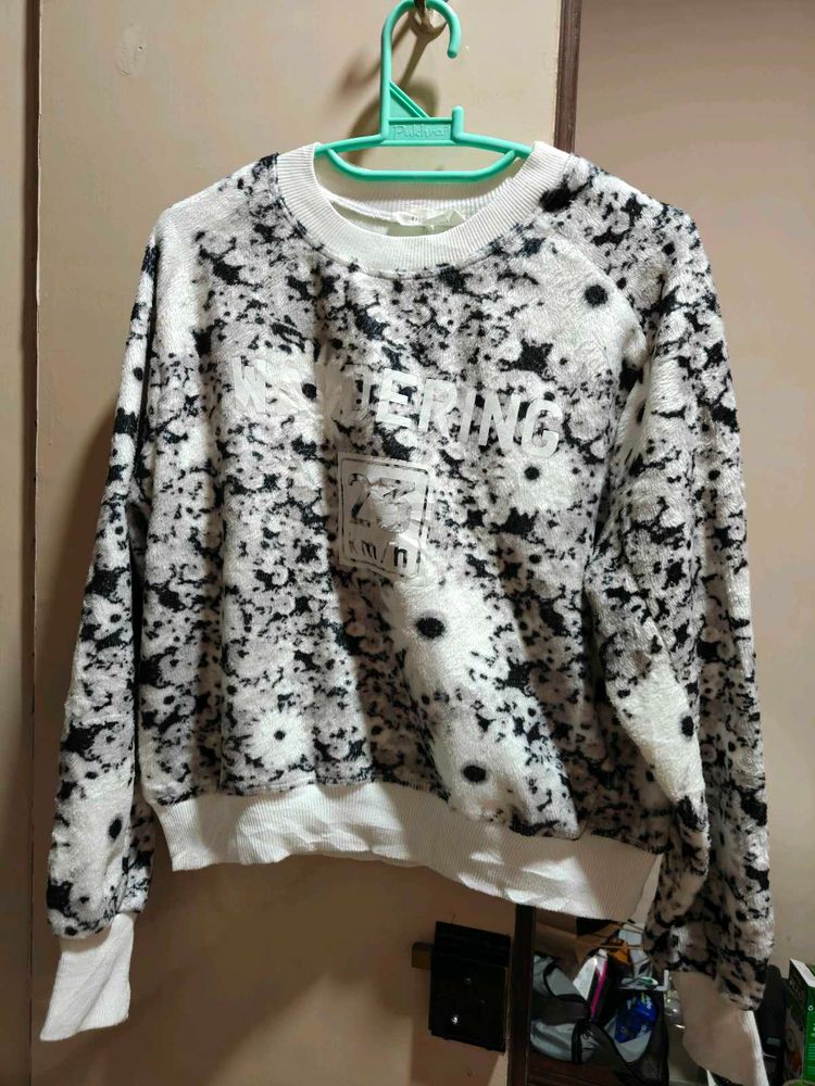 Patterned Pullover Sweater