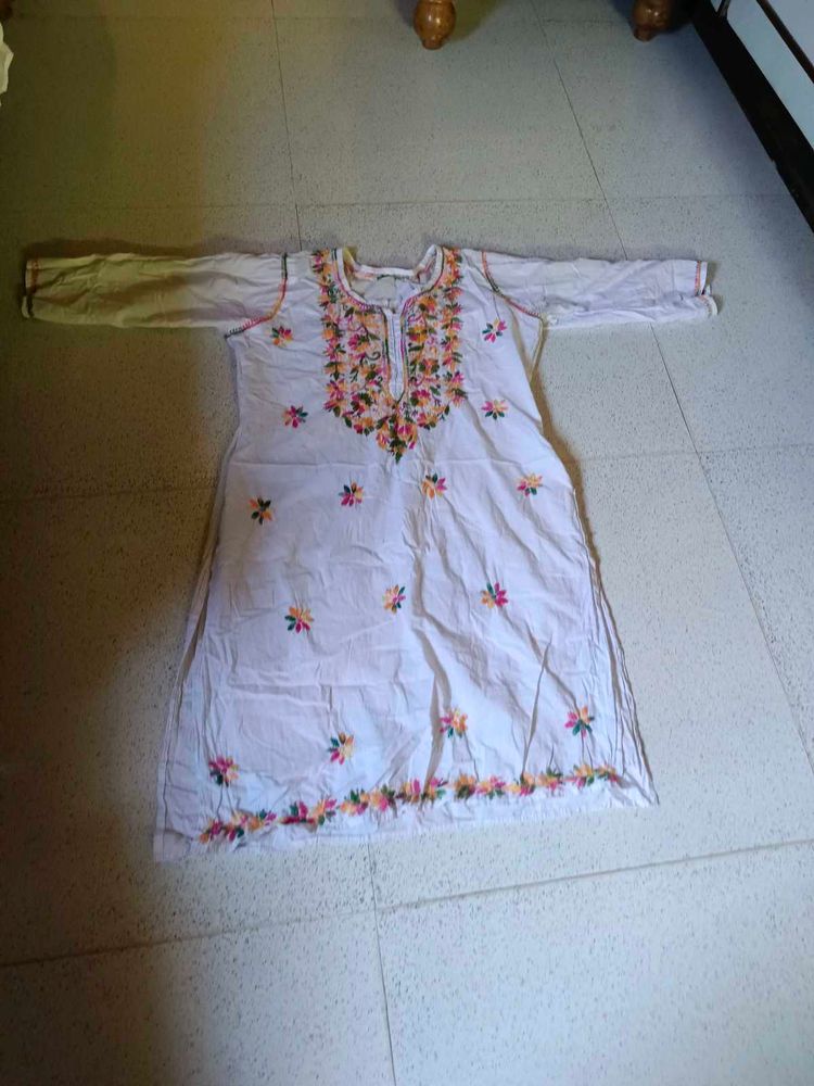 4 Embroidered White Kurta