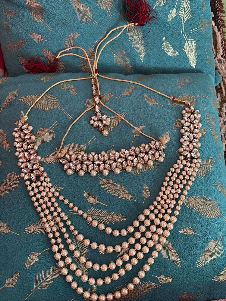 Stunning Pearl Necklace Set