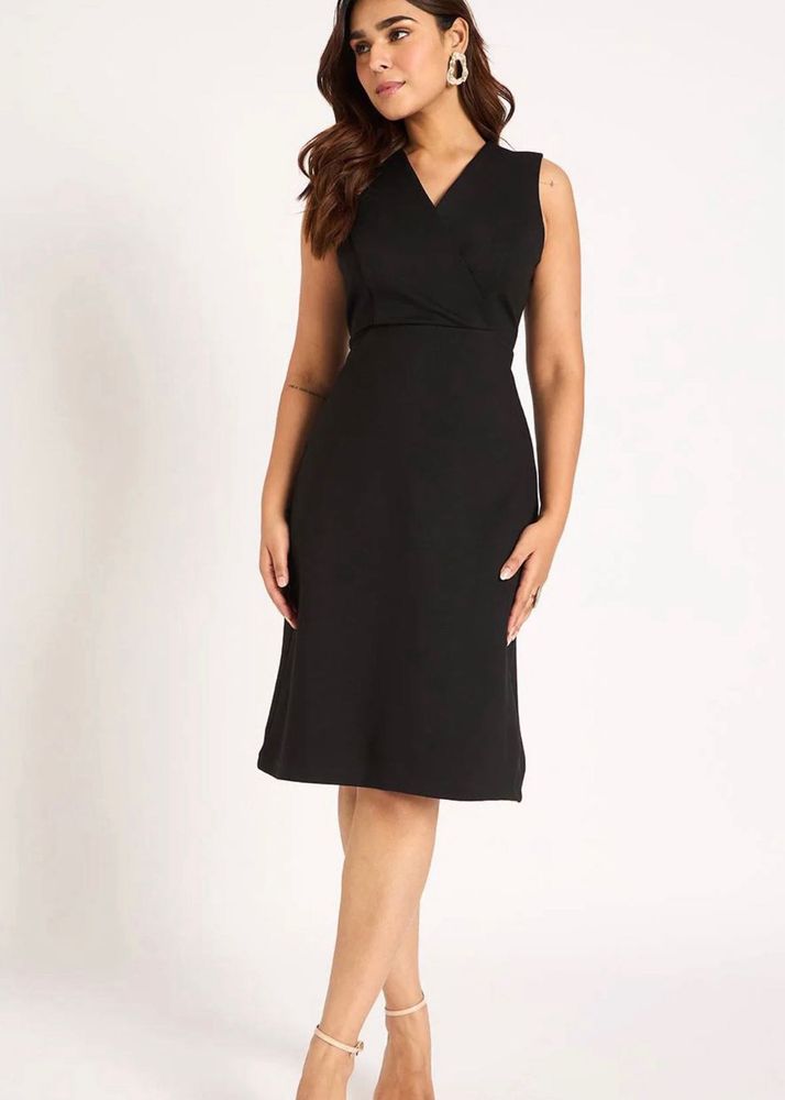 Savana Sleek Black Sleeveless Wrap Dress