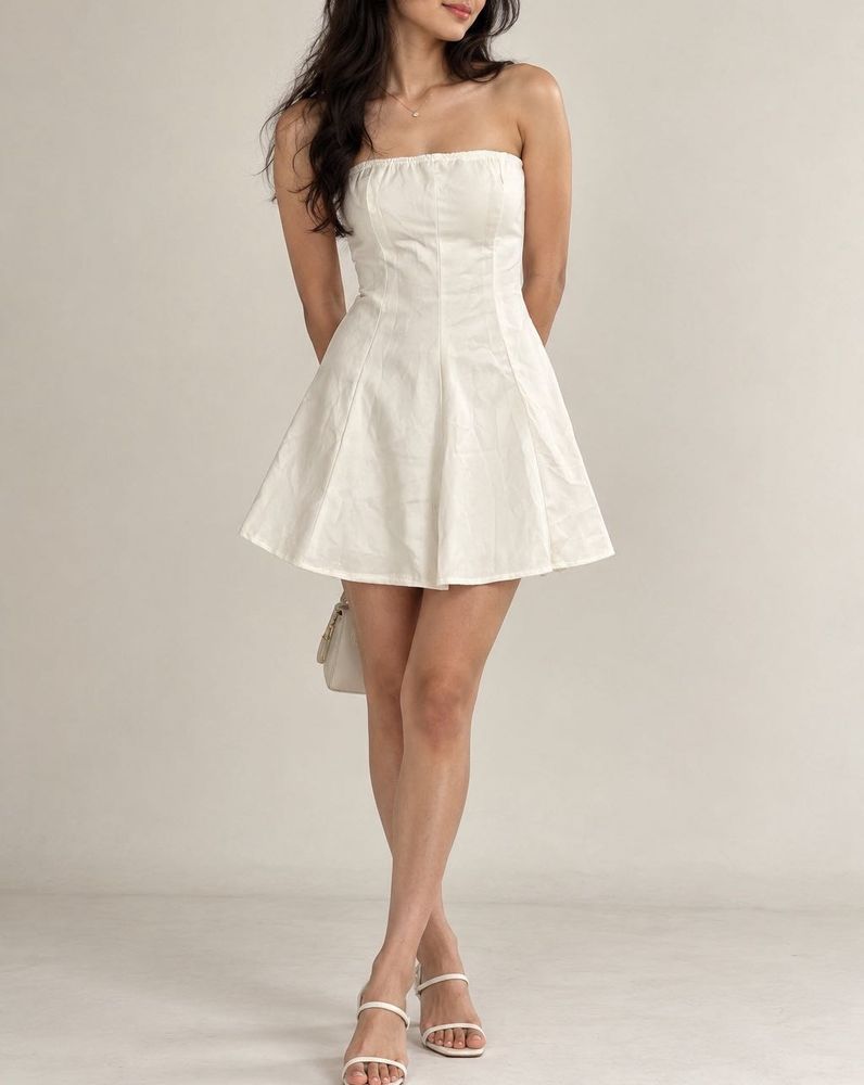 Chic White Strapless Mini Dress