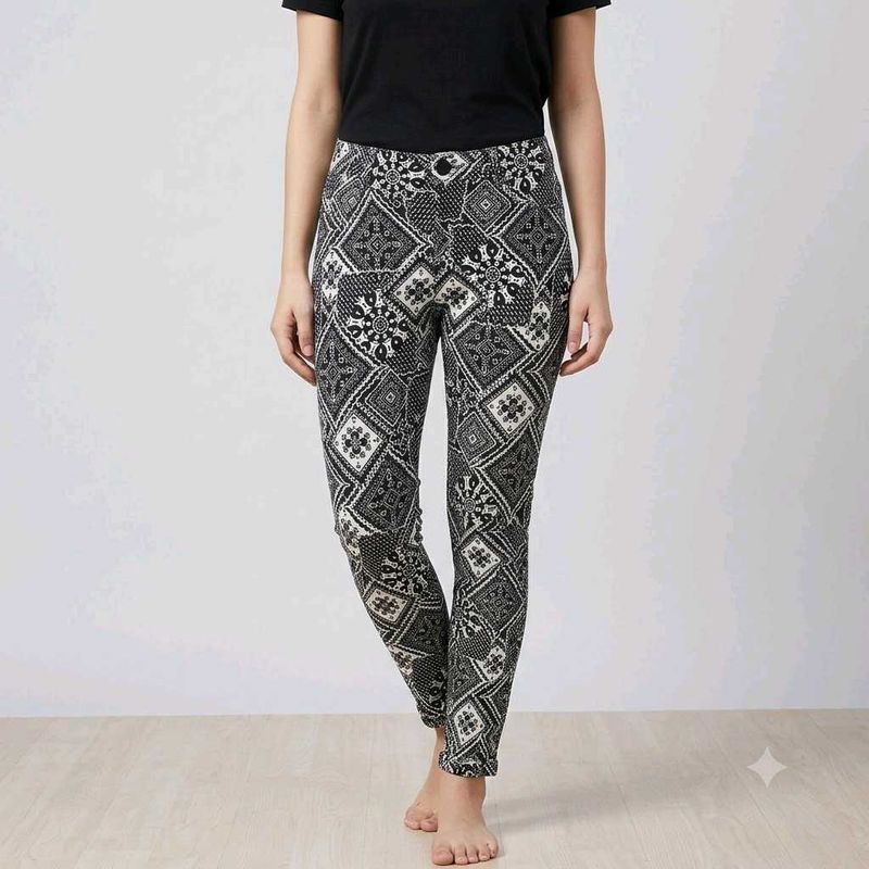 Printed Black &amp; White Jeggings