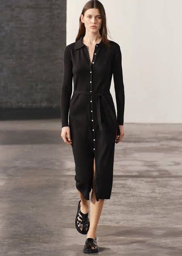 Zara Elegant Black Ribbed Knit Midi Dress