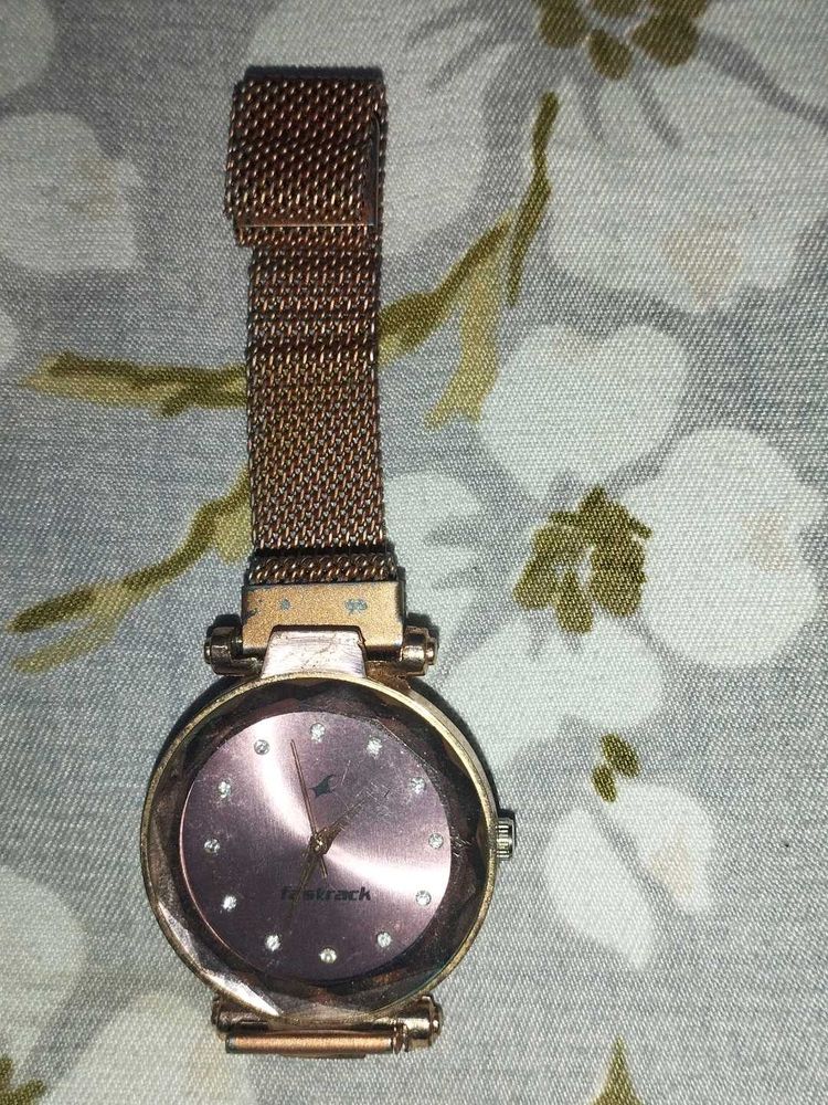 Fastrack Women's Analog Watch