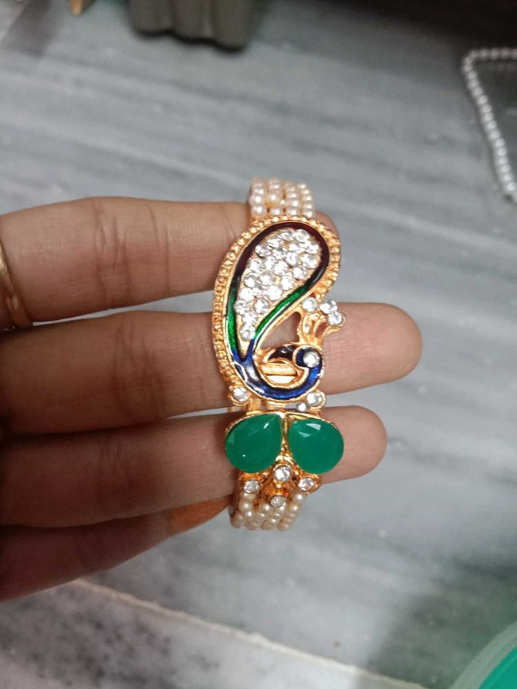 Exquisite Peacock Bangle with Green Stones &amp; Pearl