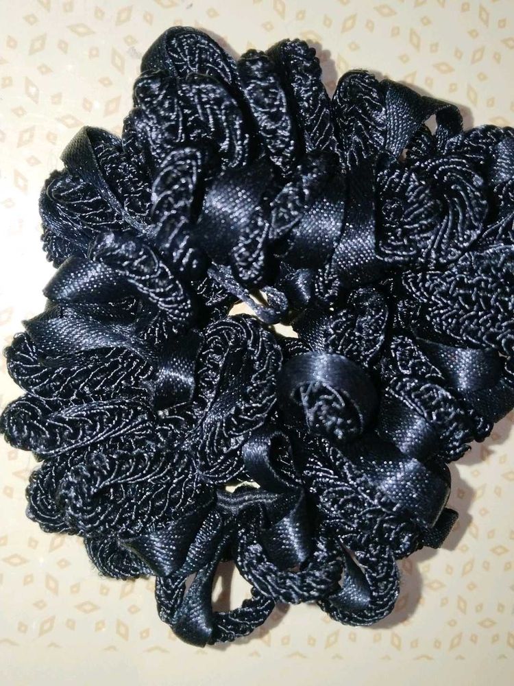 Trendy Black Ruffle Frill Juda Scrunchie