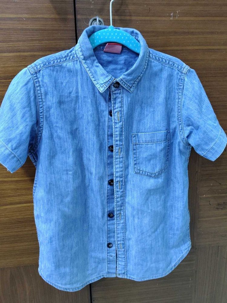 Light Wash Denim Short Sleeve Shirt
