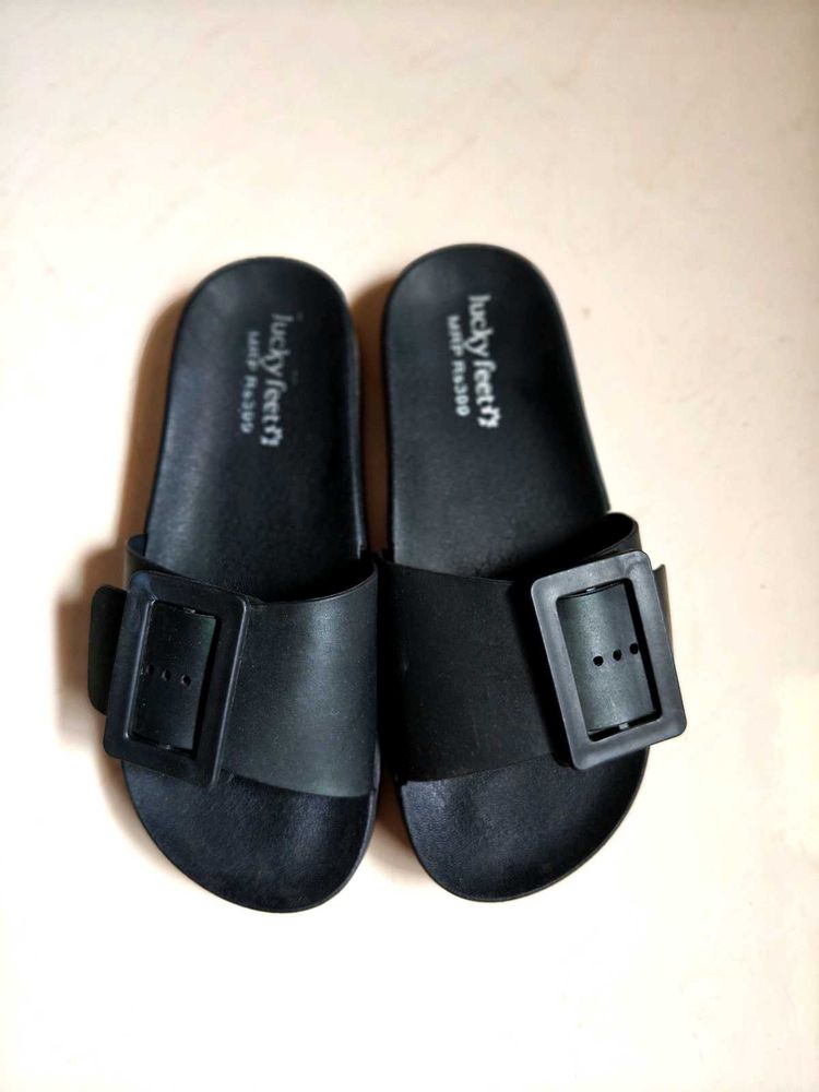 Black Flipflops All Season