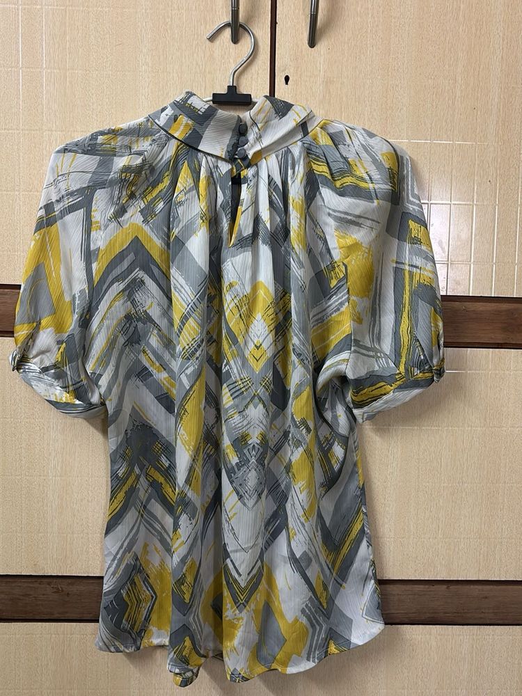 Patterned Short Sleeve Top