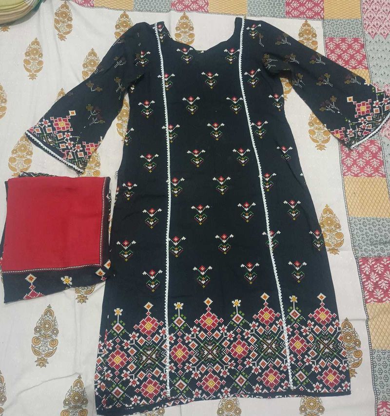Black Kurta with Red dupatta