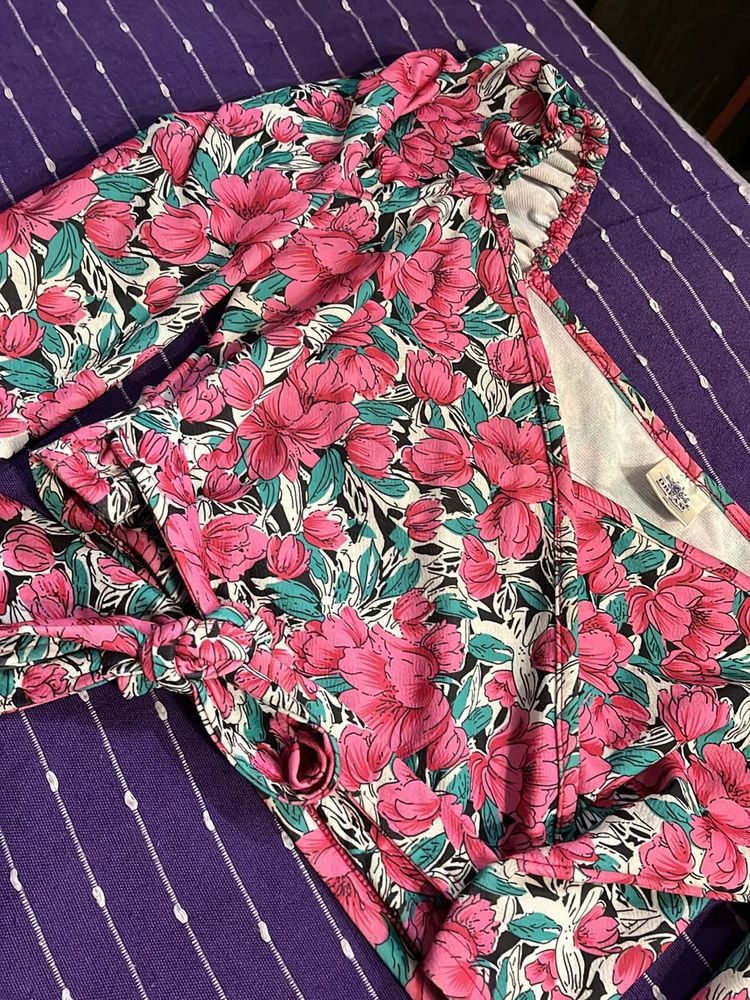 Floral Tie-up Crop Top