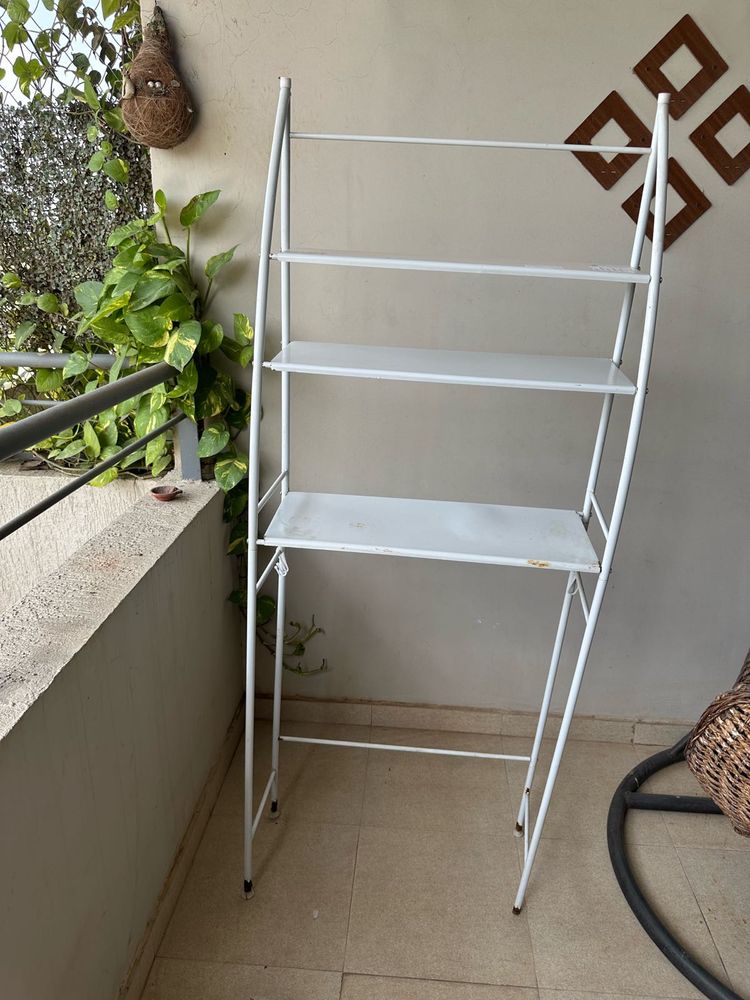 Stylish White Ladder Shelf