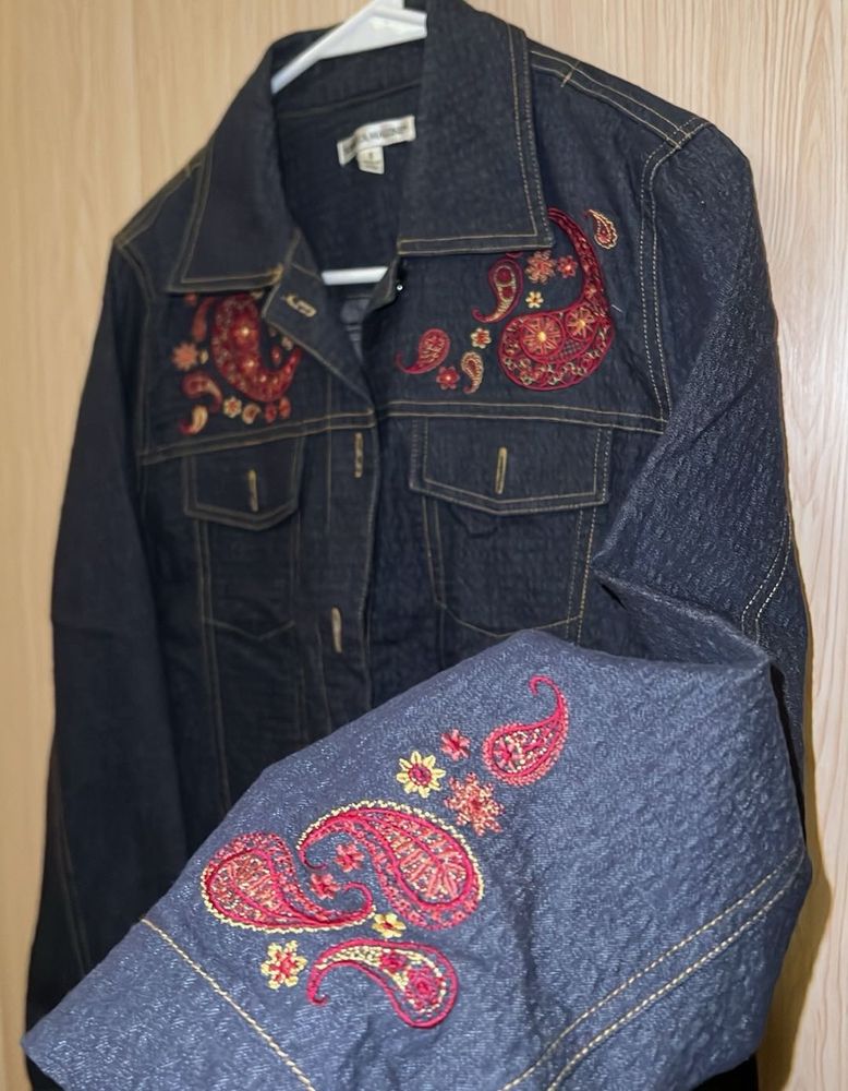 ✨ Rebecca Malone Embroidered Denim Jacket