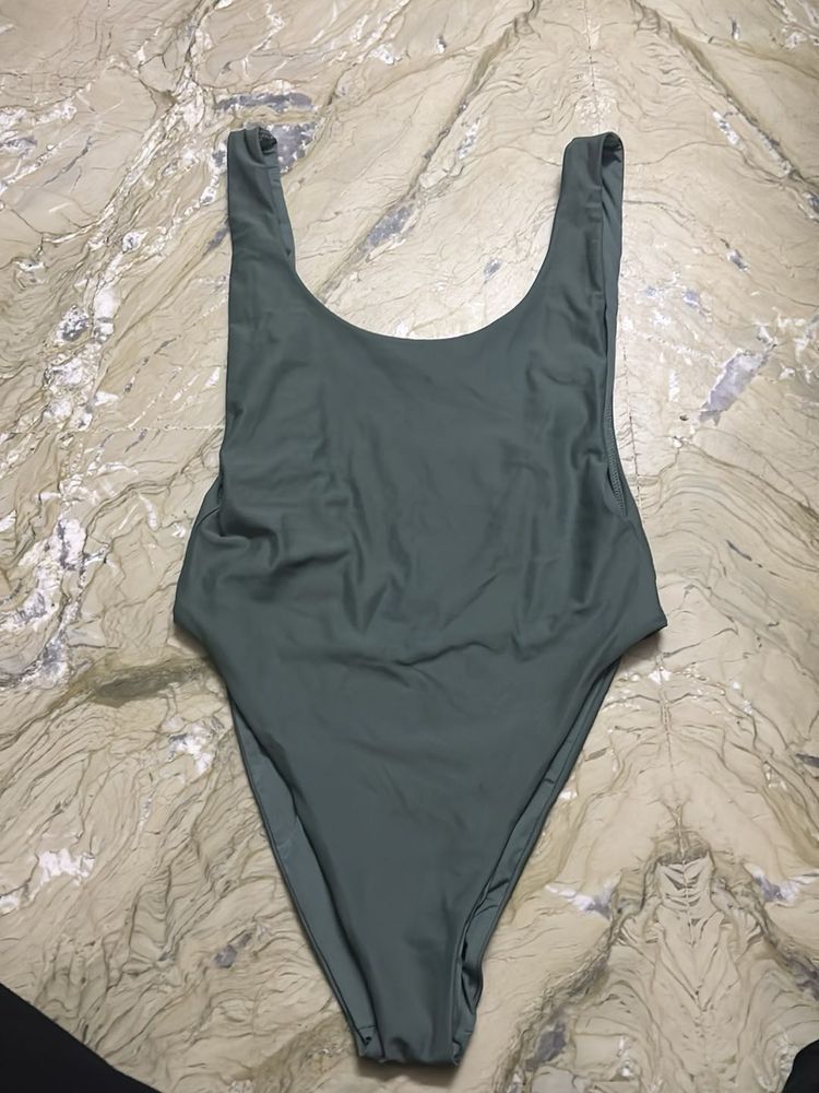 Stylish One-Piece Bodysuit Body Hugging