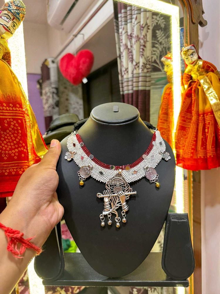 CHOKER NECKLACE